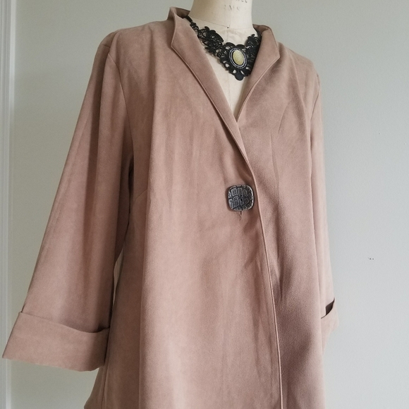 NWT JM Collection suede jacket in camel color - Picture 2 of 10